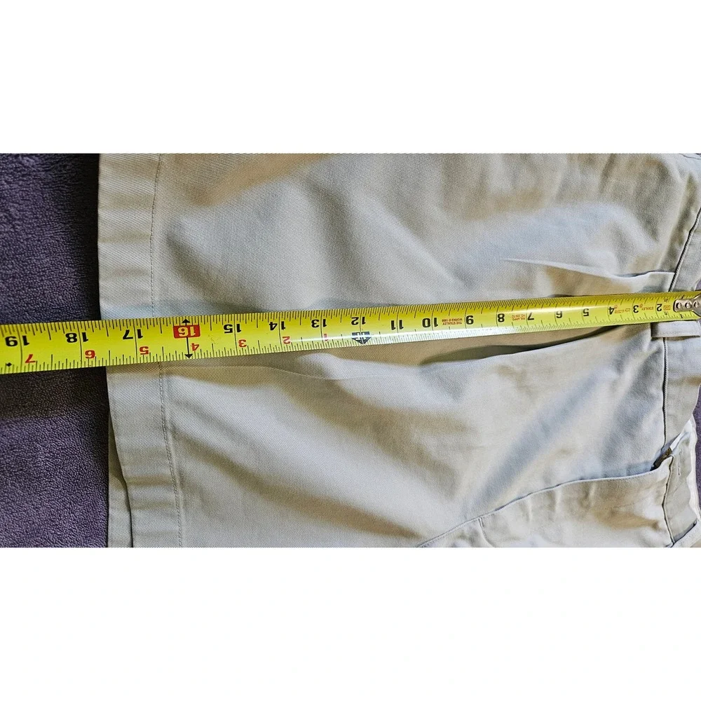L.L. Bean Classic Fit Shorts Pleated Khaki Casual Cotton Men's Size‎ 37